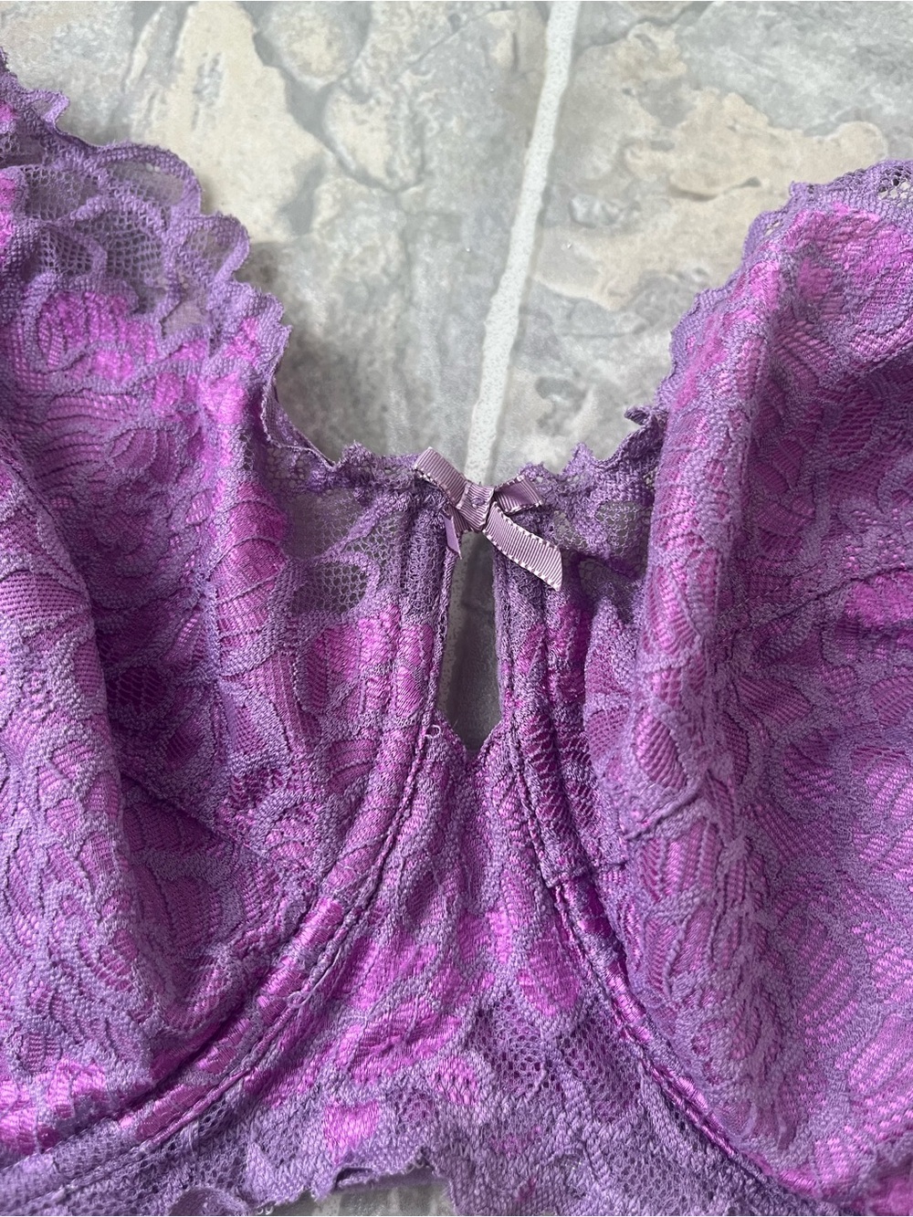 Déesse 46G Purple Lace Unlined Underwire Plunge Bra - Picture 12 of 14